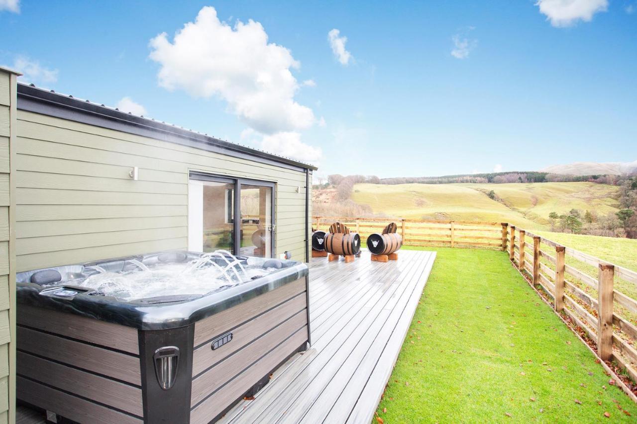 Eddleston Shiphorns Luxury Cabin With A Hot Tub מראה חיצוני תמונה